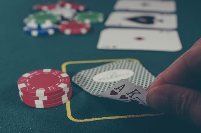 kaarten, pokerchips en pokertafel | privacy en gebruiksvoorwaarden