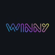 Een kleurrijke neonvoorstelling van het woord "Winny Casino" op een zwarte achtergrond.